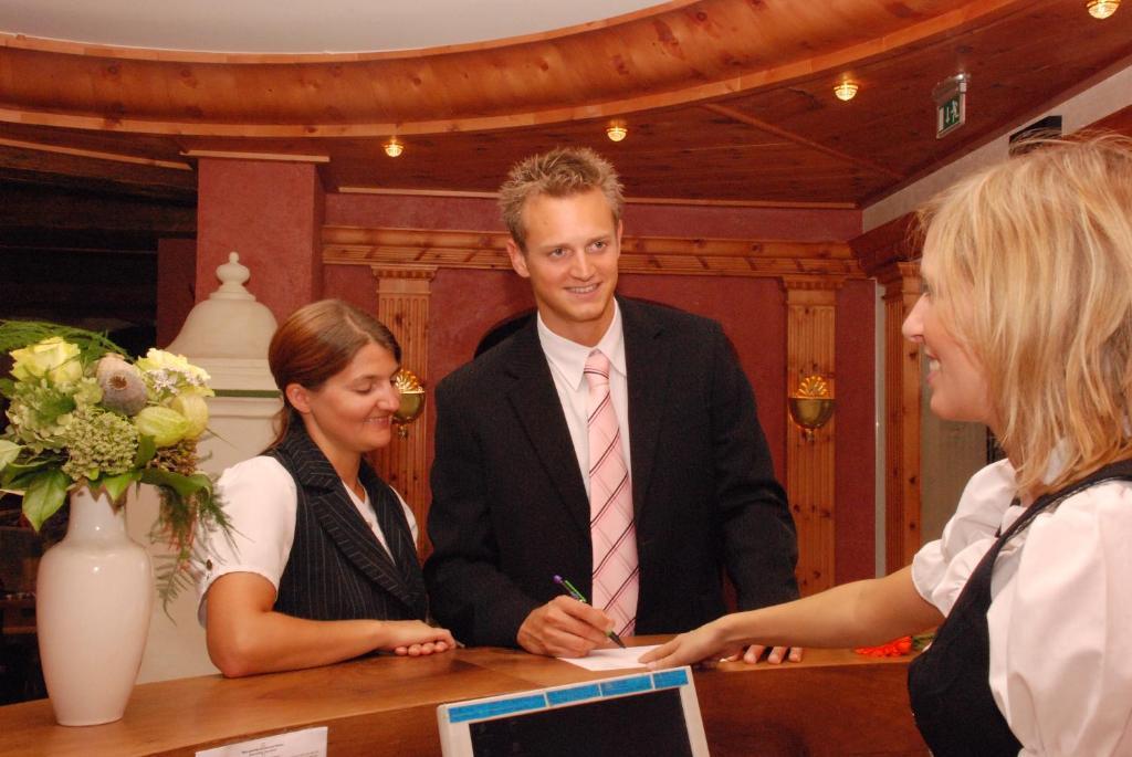Hotel Gasthof Bruecke Mayrhofen Bagian luar foto
